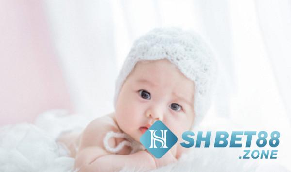 Nằm mơ thấy trẻ sơ sinh có điềm báo tốt hay xấu? 8 Nằm mơ thấy trẻ sơ sinh đánh con gì?